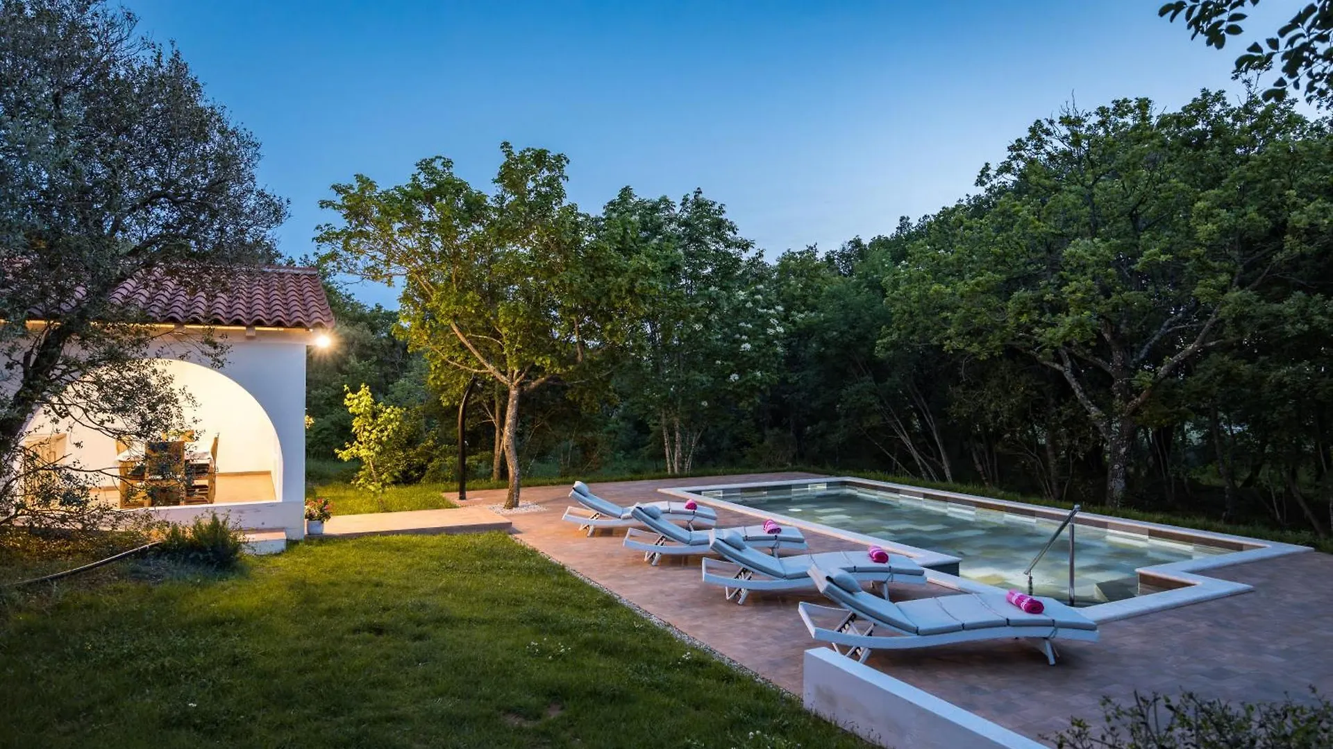 Villa Laura In Medulin For 8 Persons Only 1.5 Km From The Beach Croatia