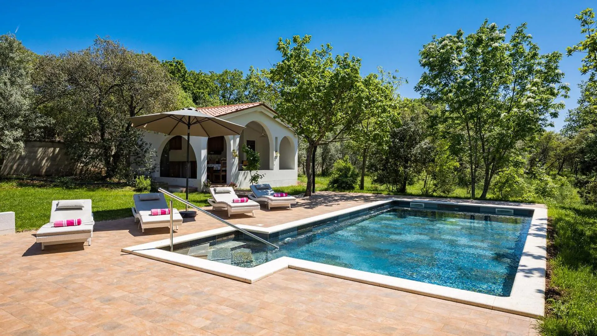Villa Laura In Medulin For 8 Persons Only 1.5 Km From The Beach