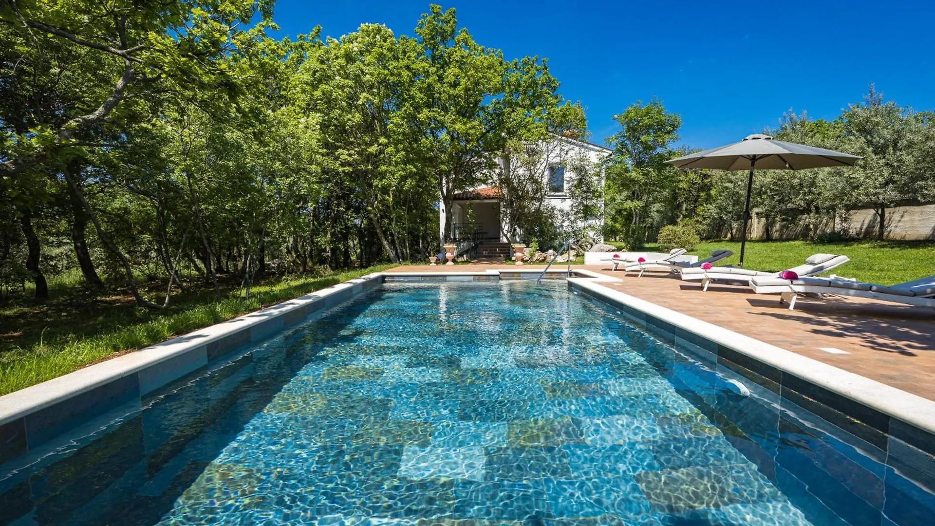 Villa Laura In Medulin For 8 Persons Only 1.5 Km From The Beach