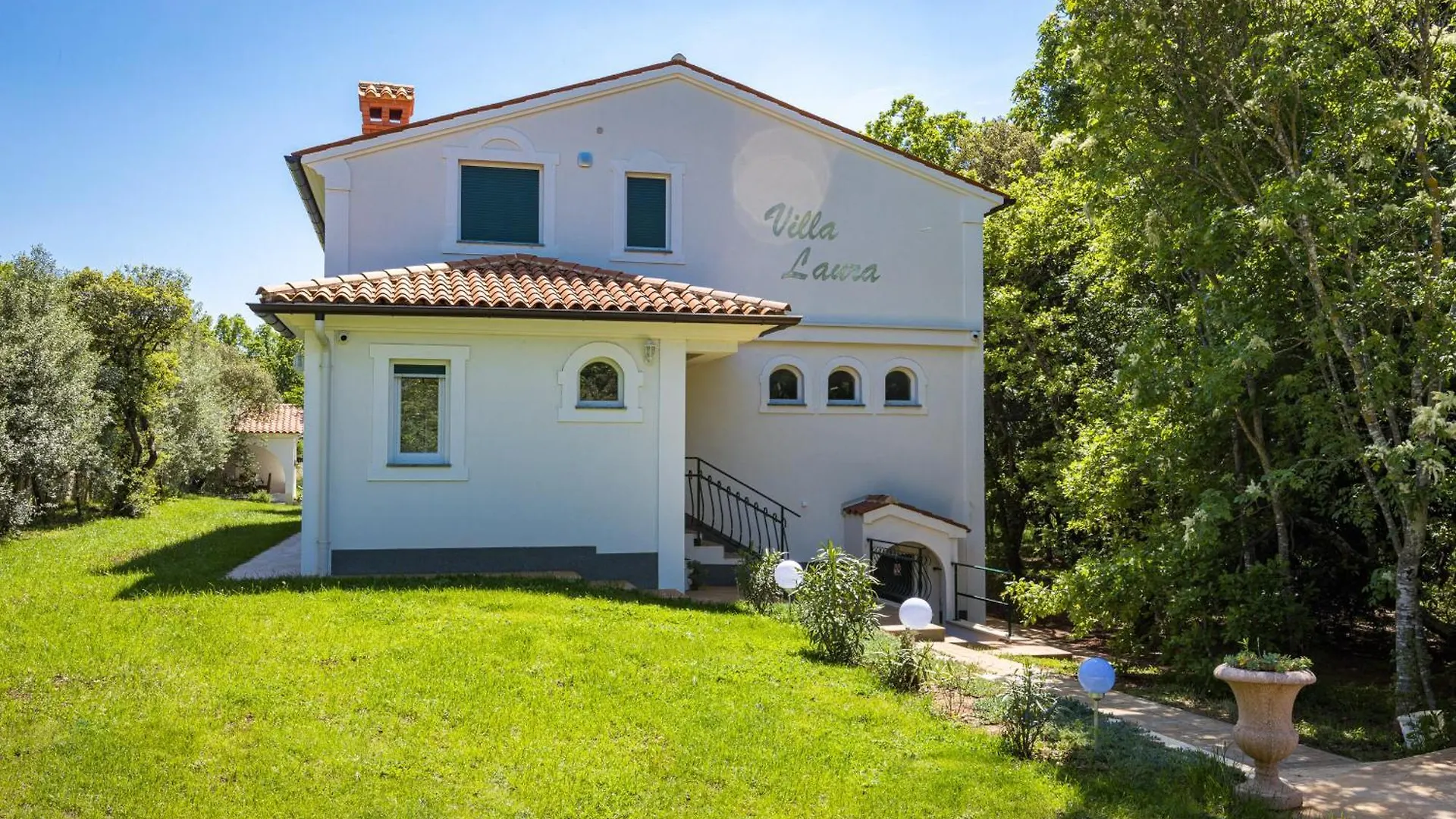 Villa Laura In Medulin For 8 Persons Only 1.5 Km From The Beach